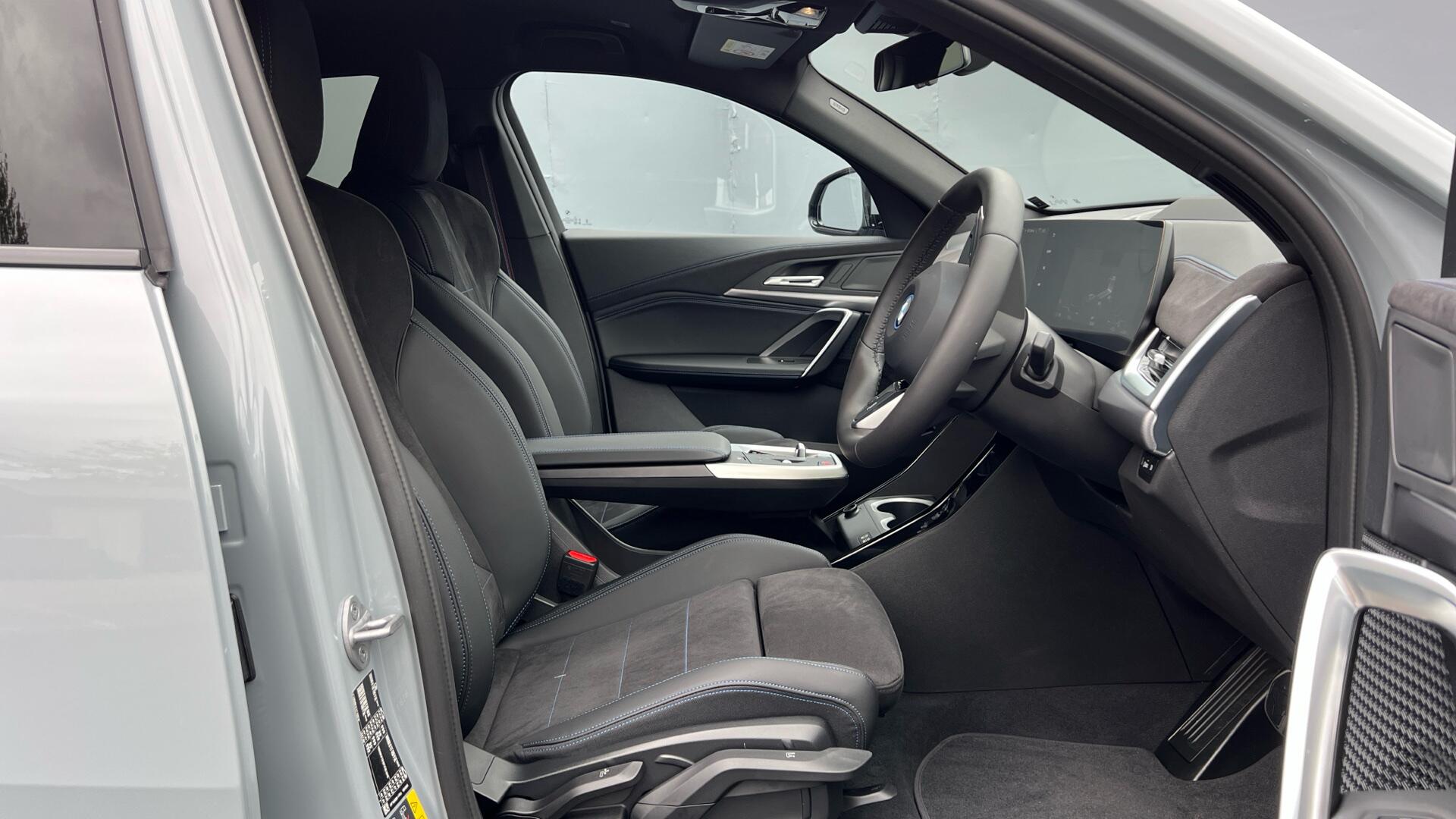 BMW Ix2 view 11