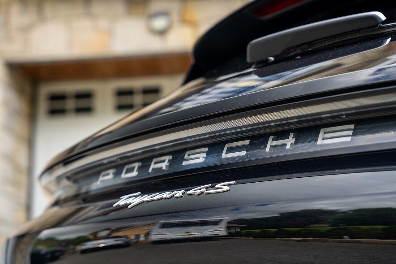 Porsche Taycan view 16