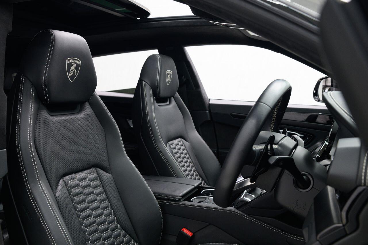 Lamborghini Urus view 44