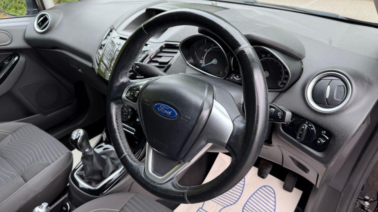 Ford Fiesta view 9