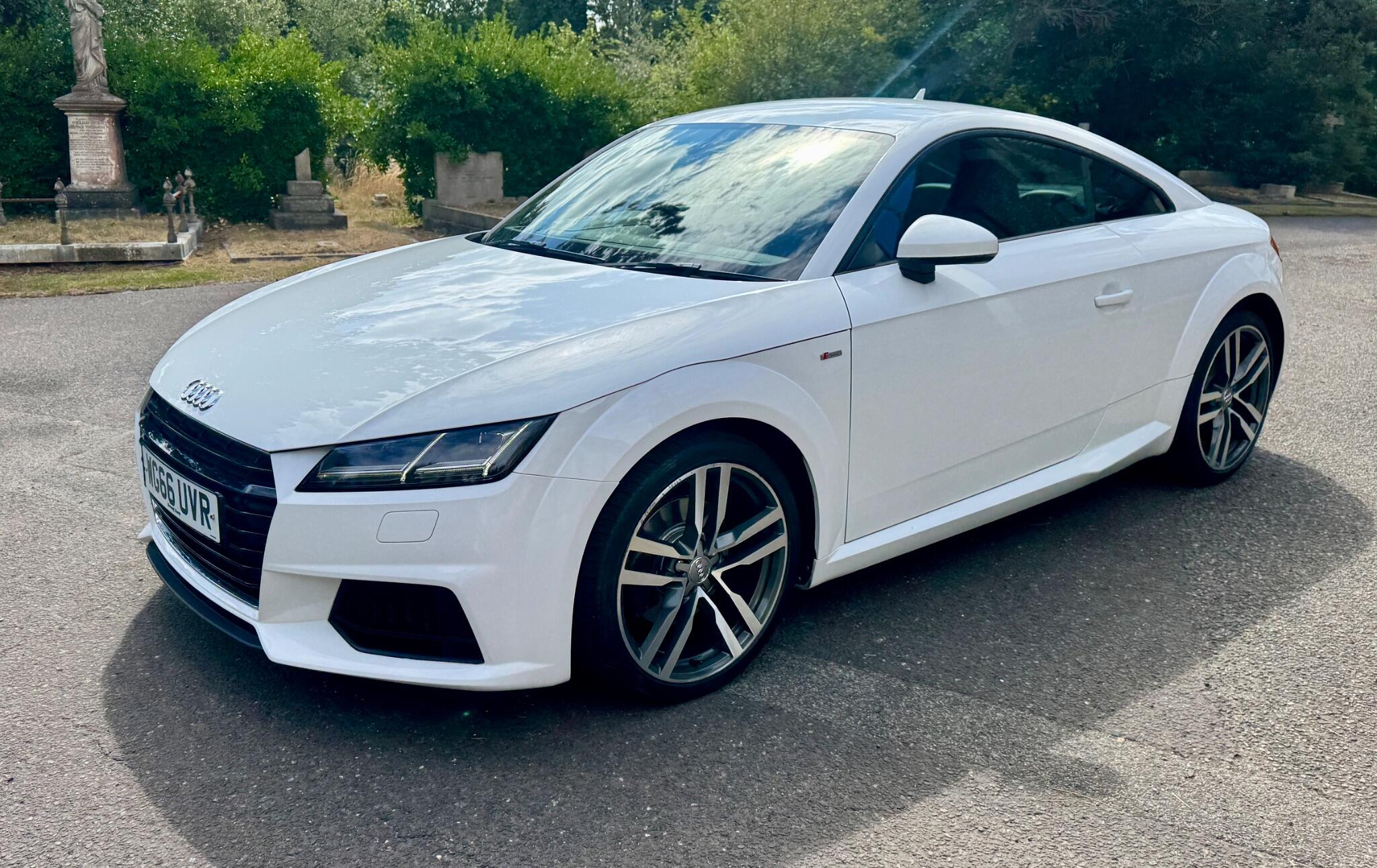 Audi TT view 9