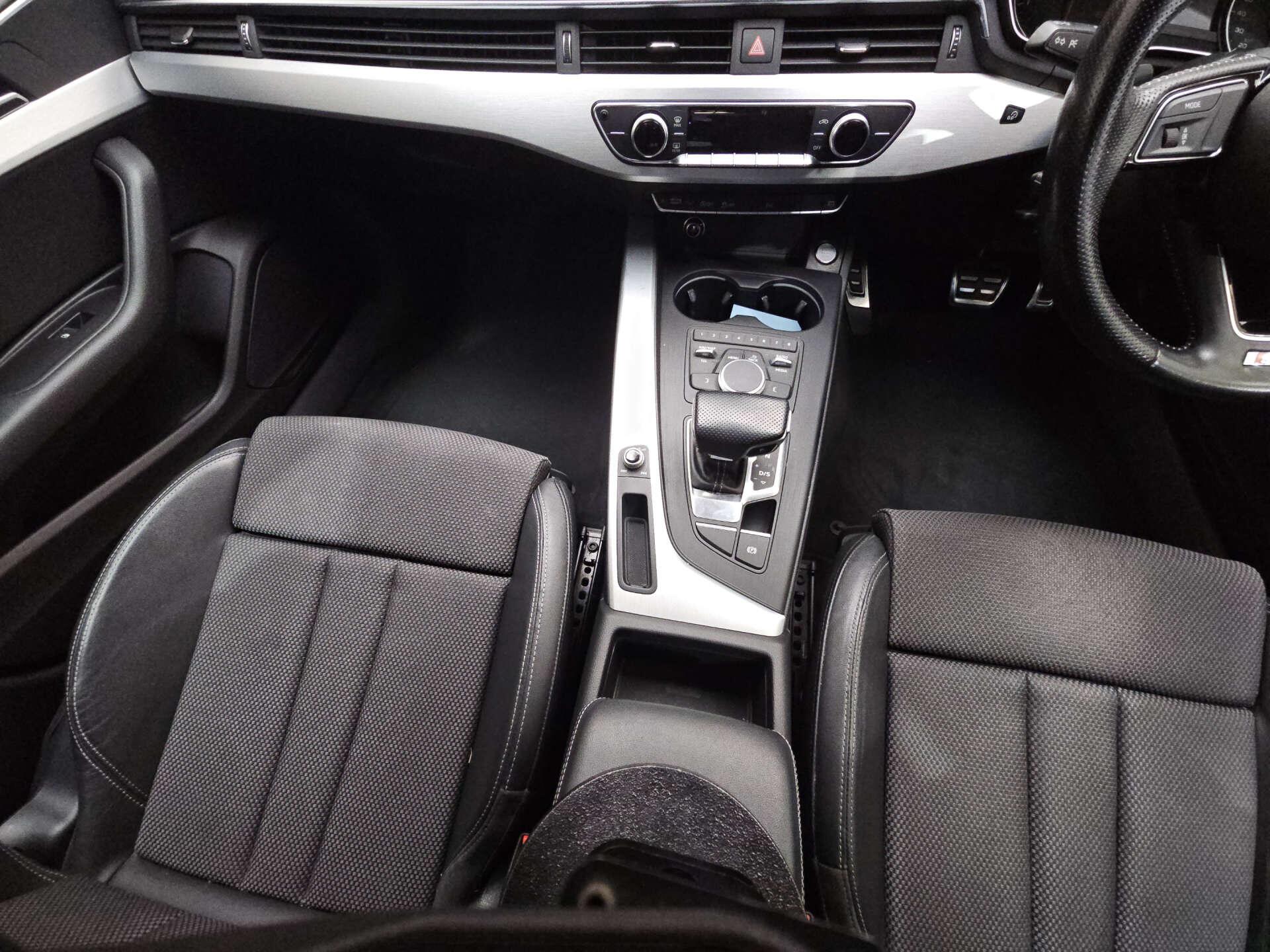 Audi A4 view 9