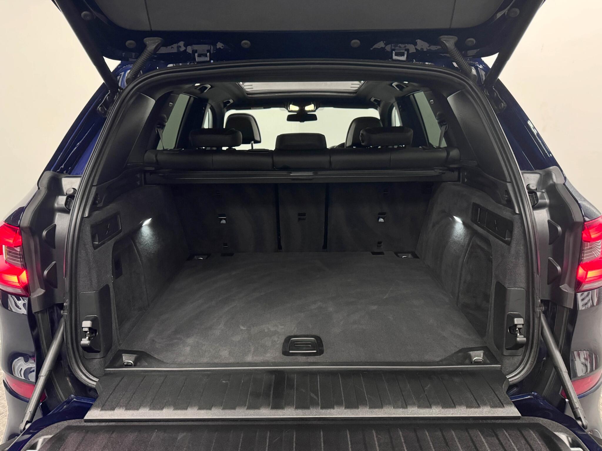 BMW X5 view 7
