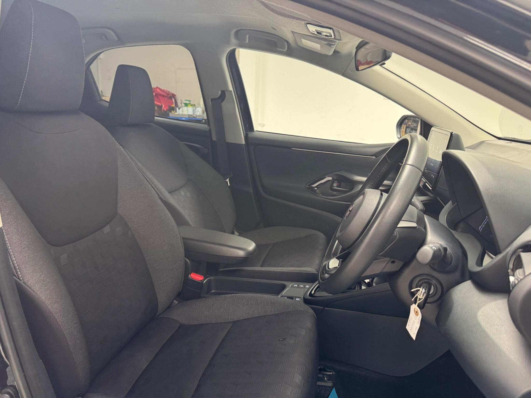 Toyota Yaris view 10