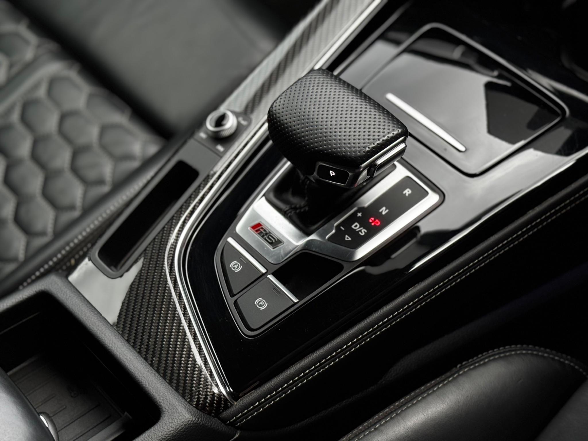 Audi RS4 view 20