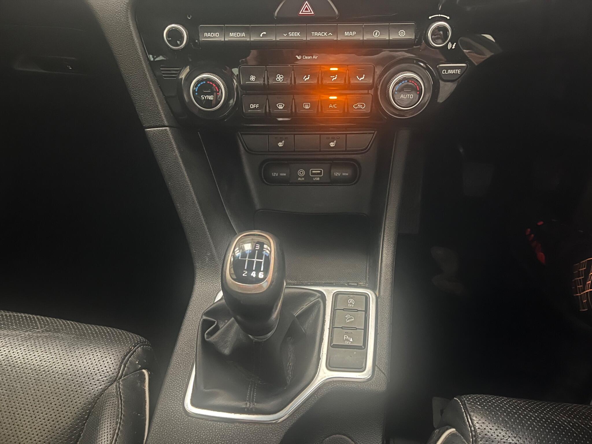 2016 Kia Sportage image 32