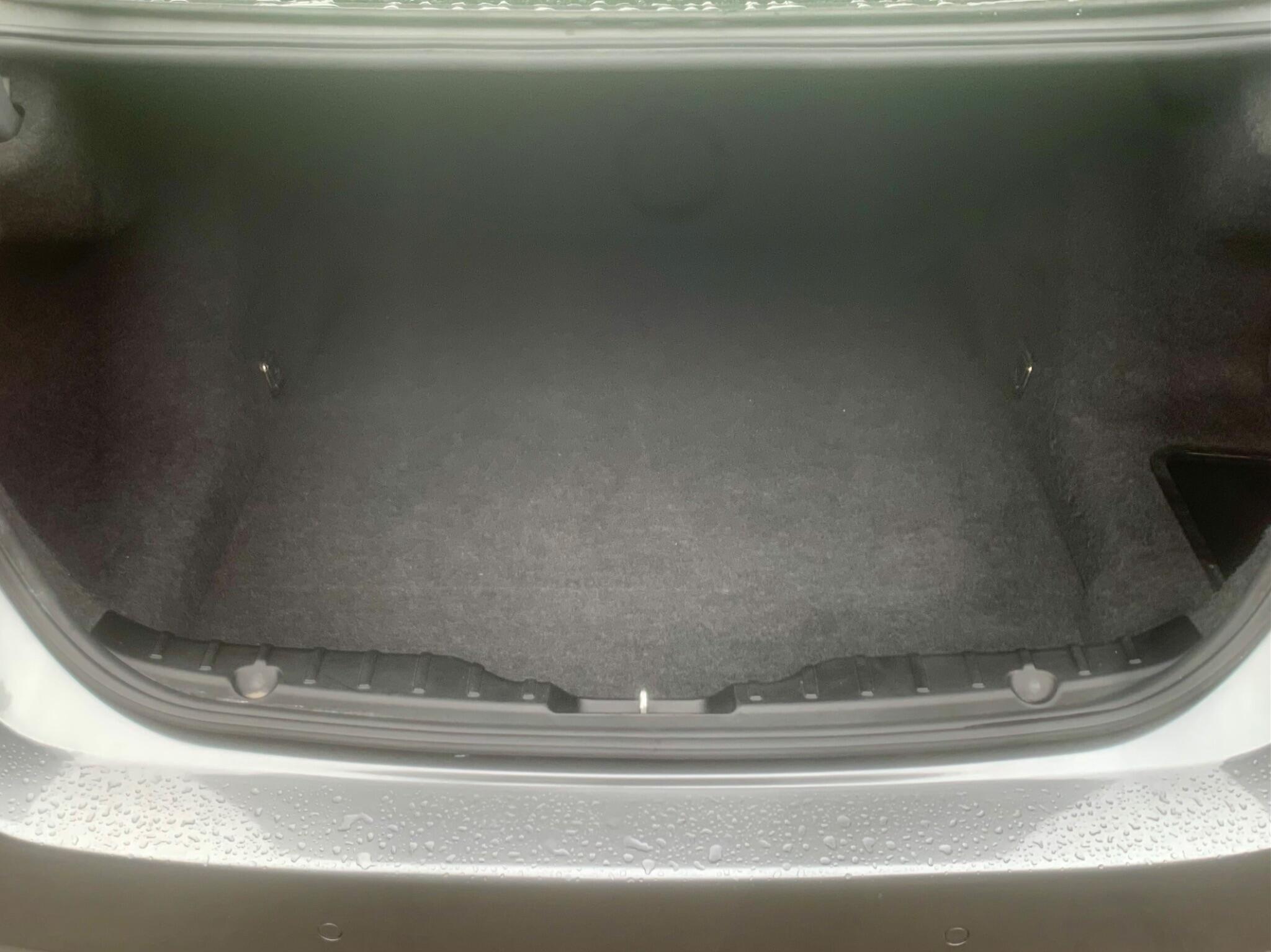 BMW 5 Series view 70