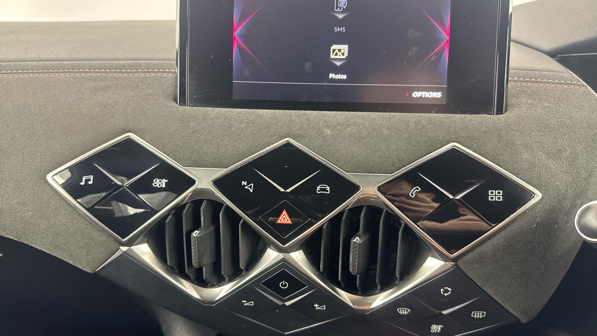 DS Automobiles DS 3 Crossback view 34