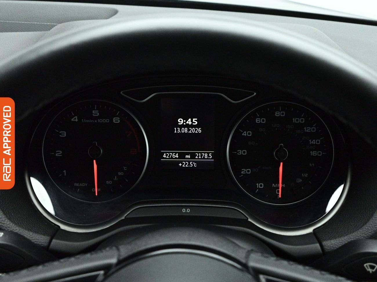 Audi Q2 view 11