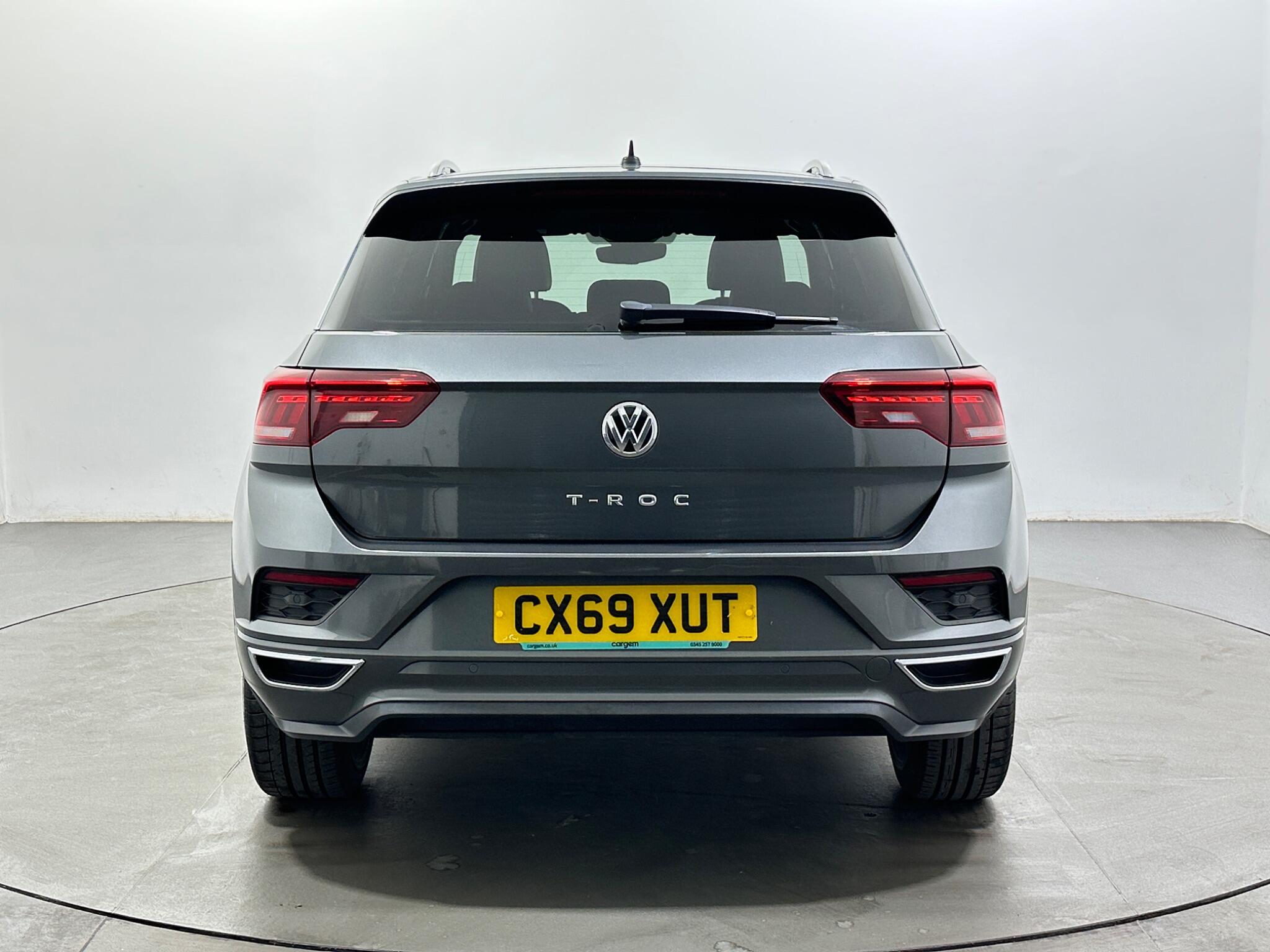 Volkswagen T-Roc view 7
