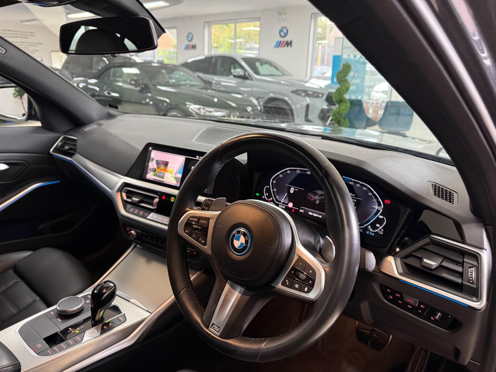 BMW 3 Series view 31