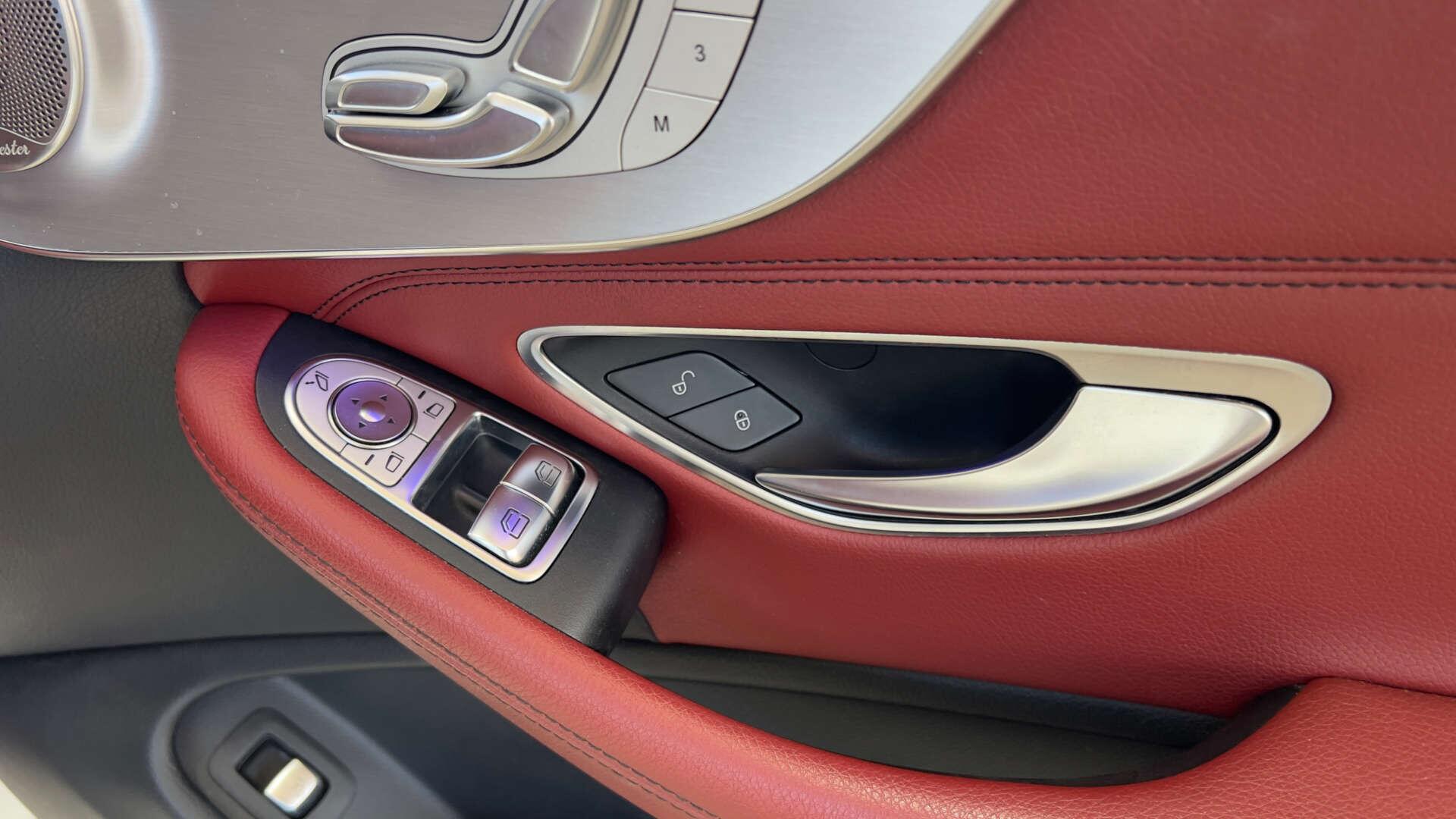 Mercedes-Benz C-Class view 31