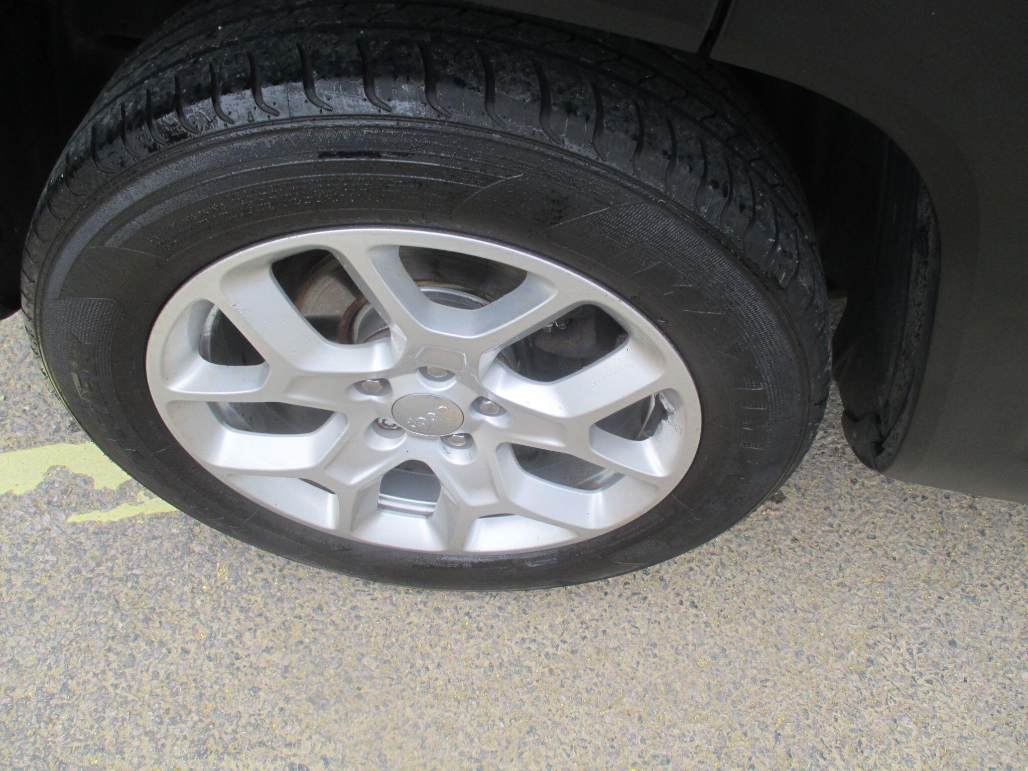 Jeep Renegade view 31