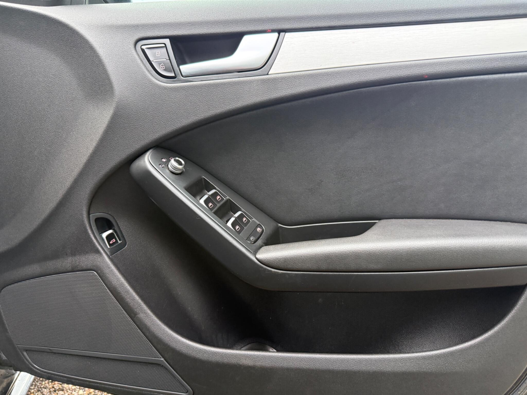 2015 Audi A4 Avant image 38