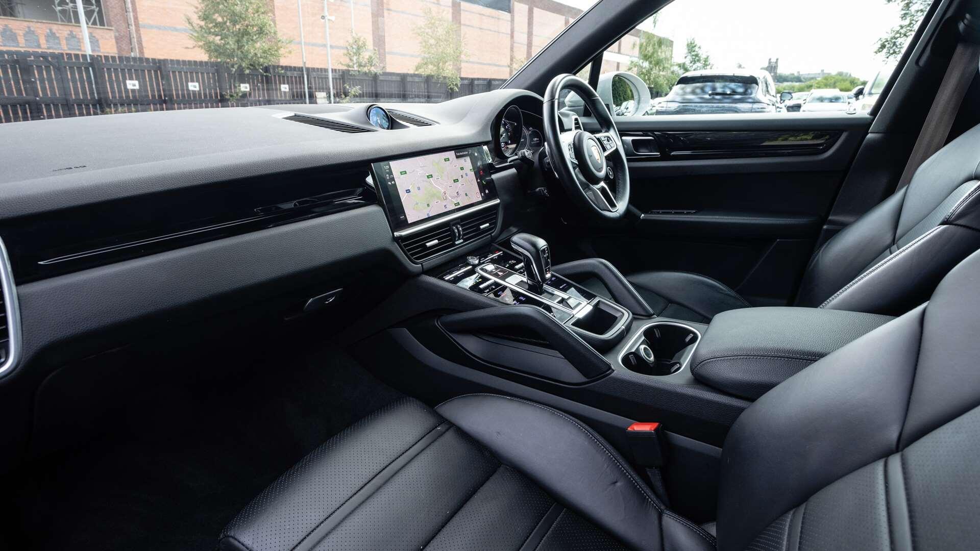 Porsche Cayenne view 5