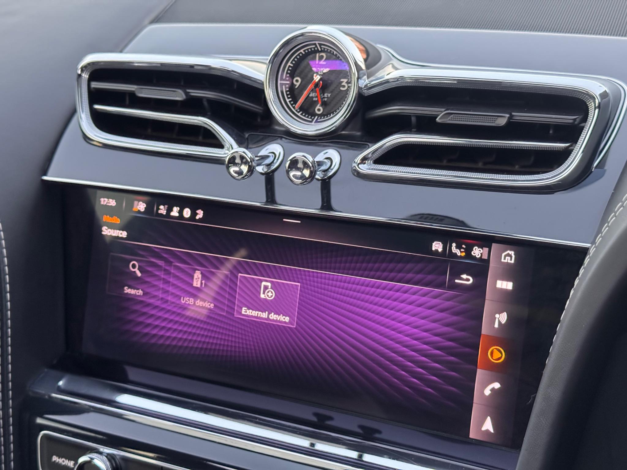 Bentley Bentayga view 41