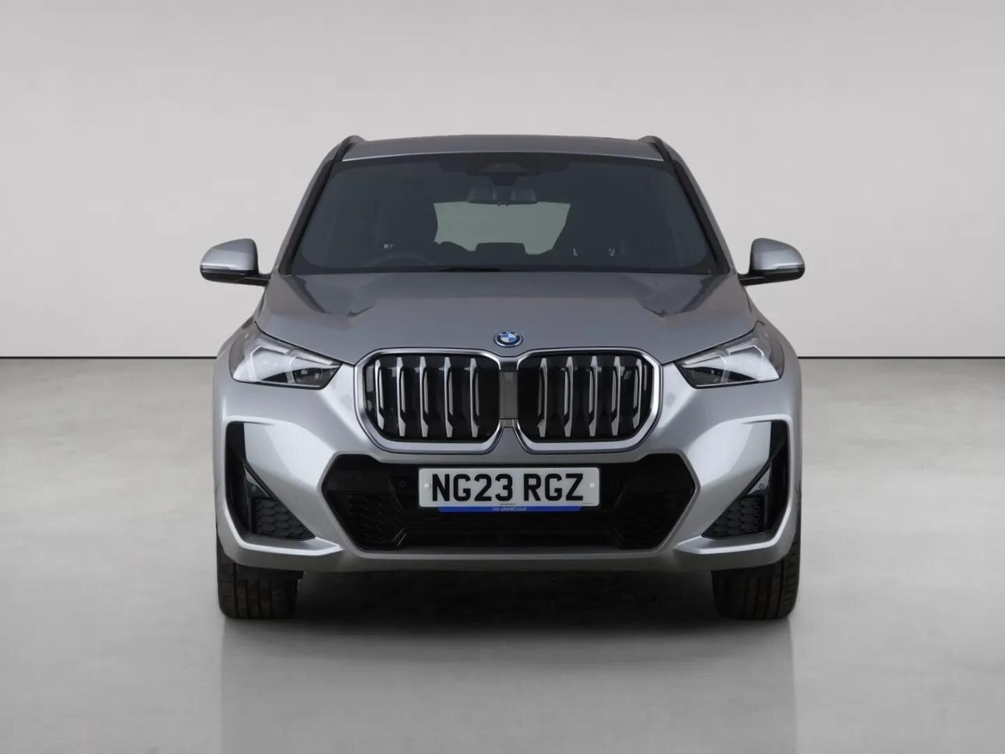 BMW Ix1 view 3