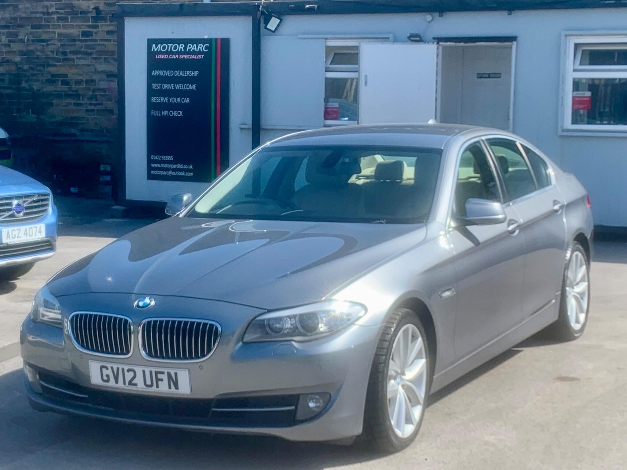 BMW 5 Series view 3