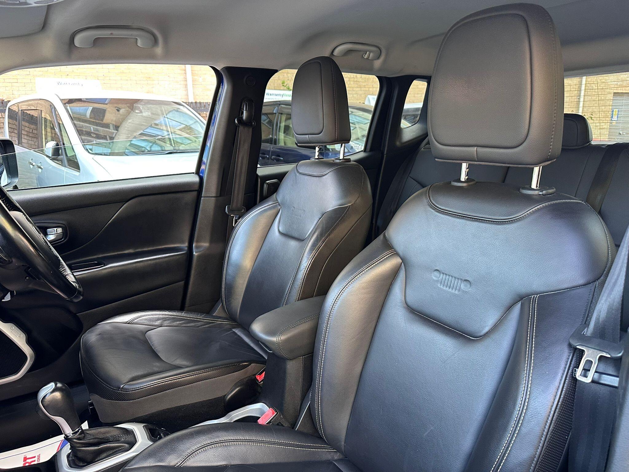 Jeep Renegade view 19