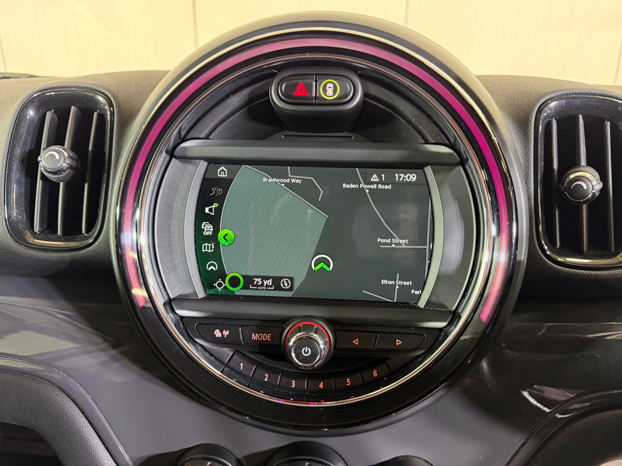 Mini Countryman view 20
