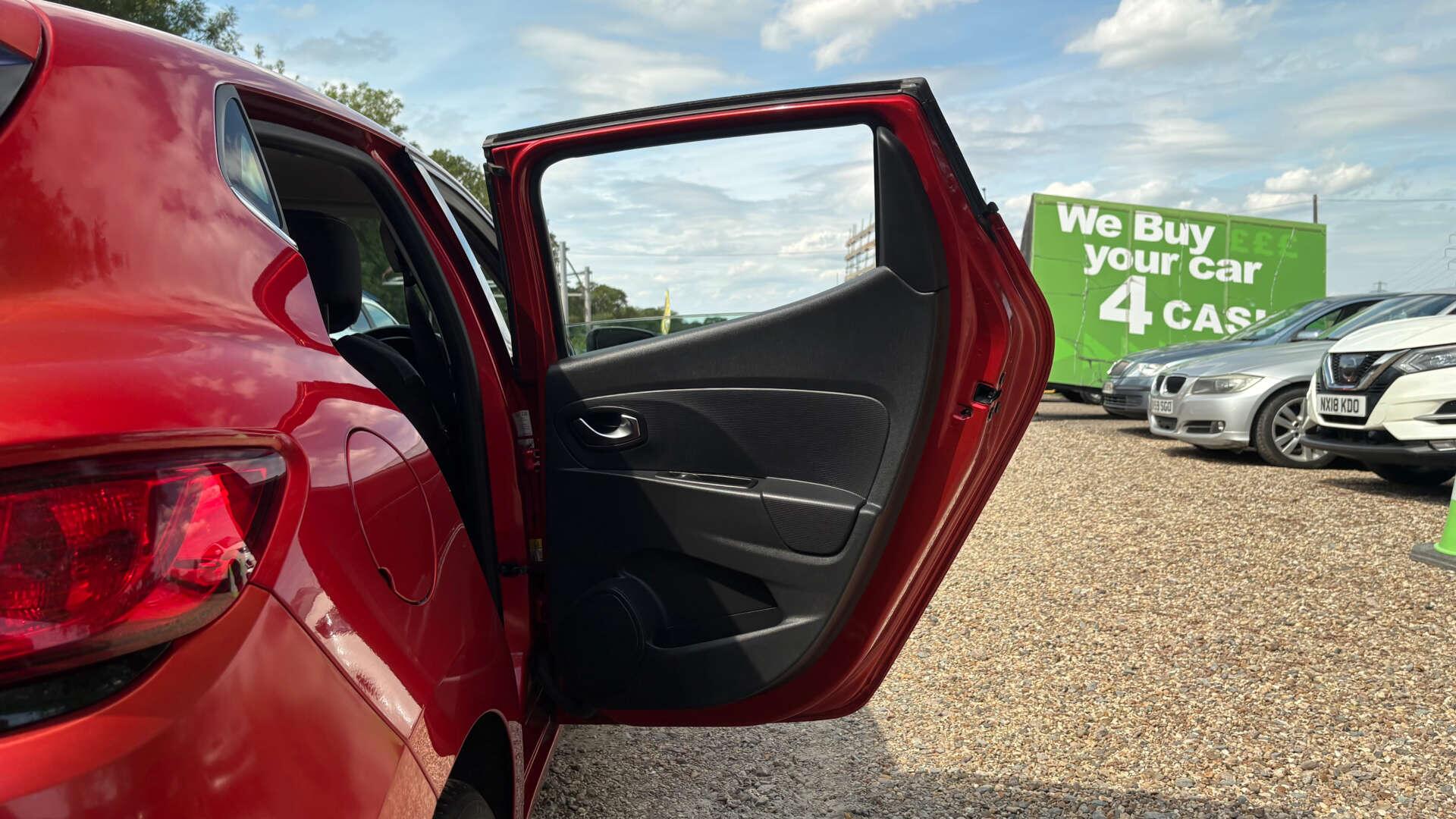 Renault Clio view 38