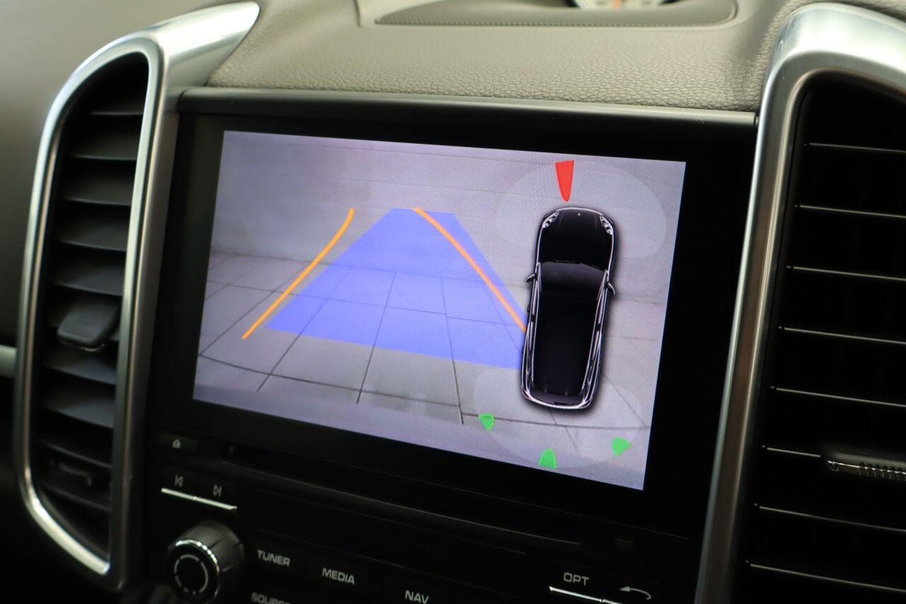 Porsche Cayenne view 23