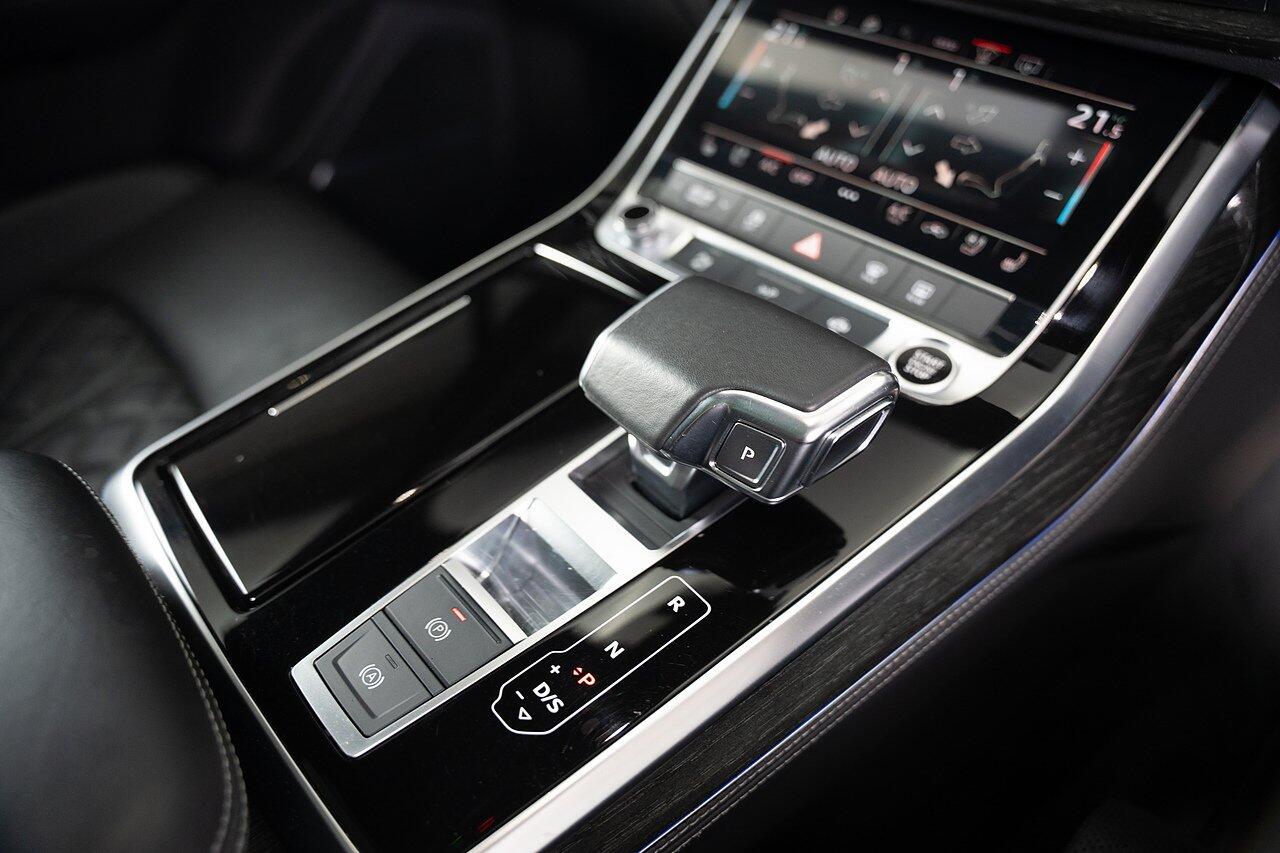 Audi Q7 view 31