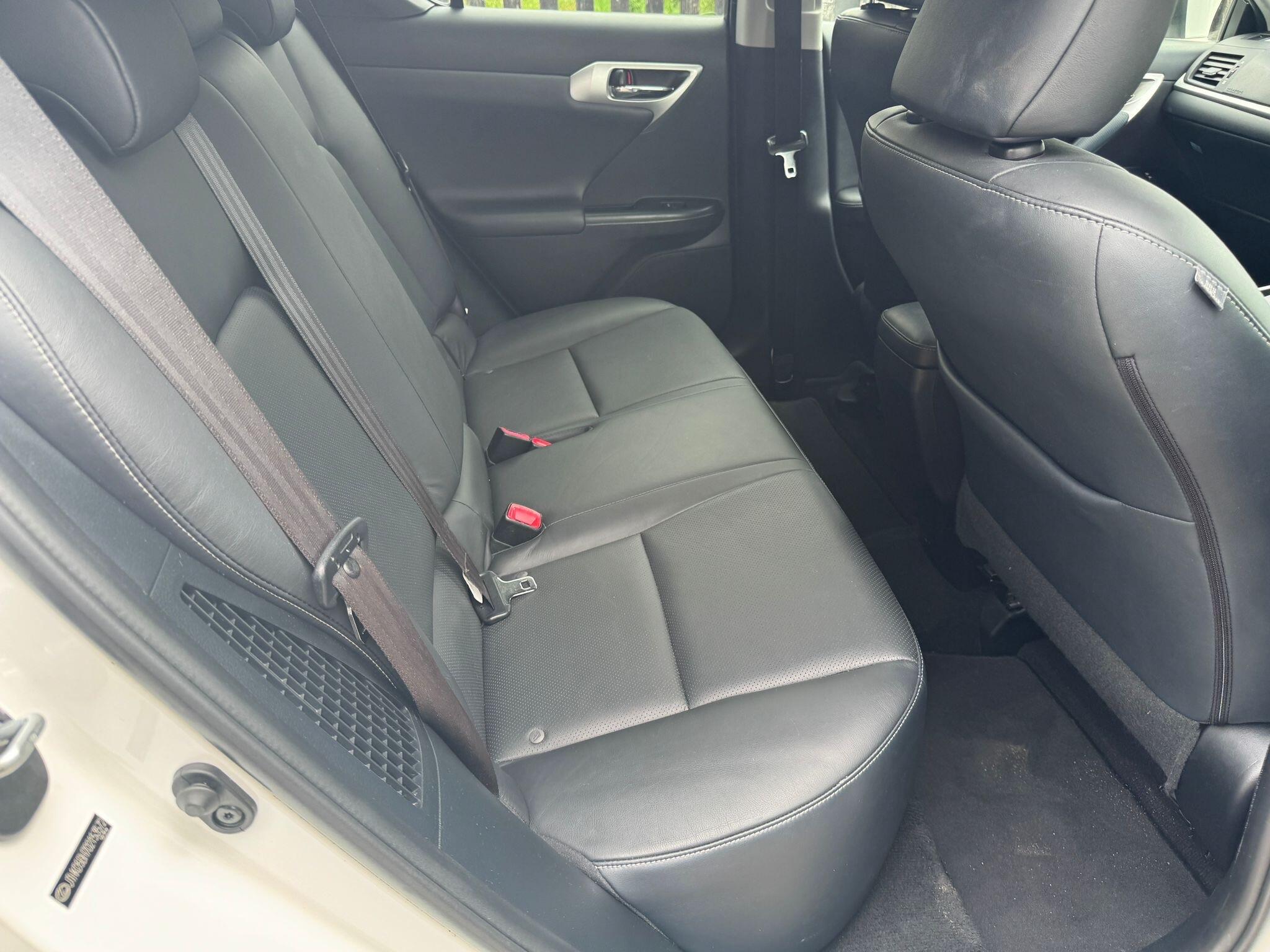 Lexus CT view 7
