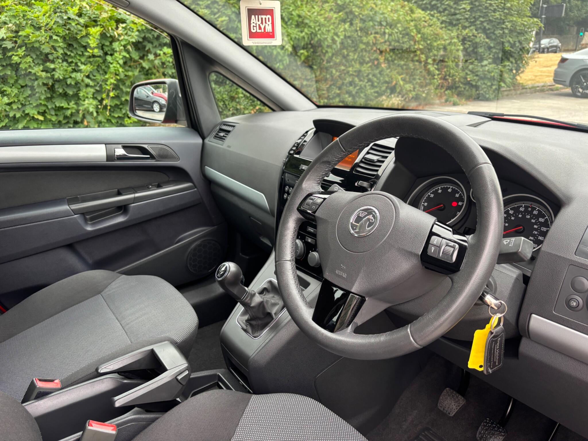 Vauxhall Zafira view 15