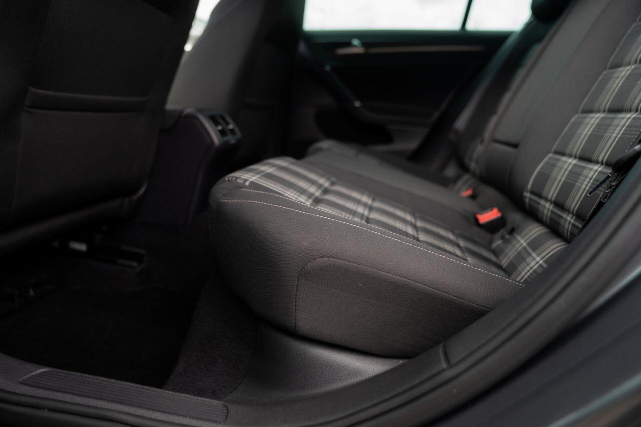Volkswagen Golf view 50