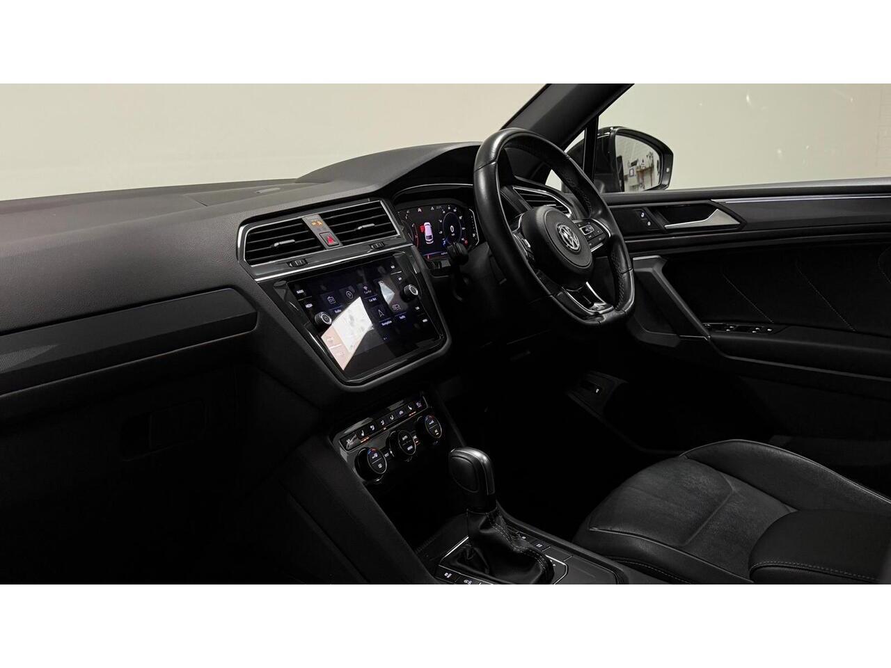 Volkswagen Tiguan Allspace view 26