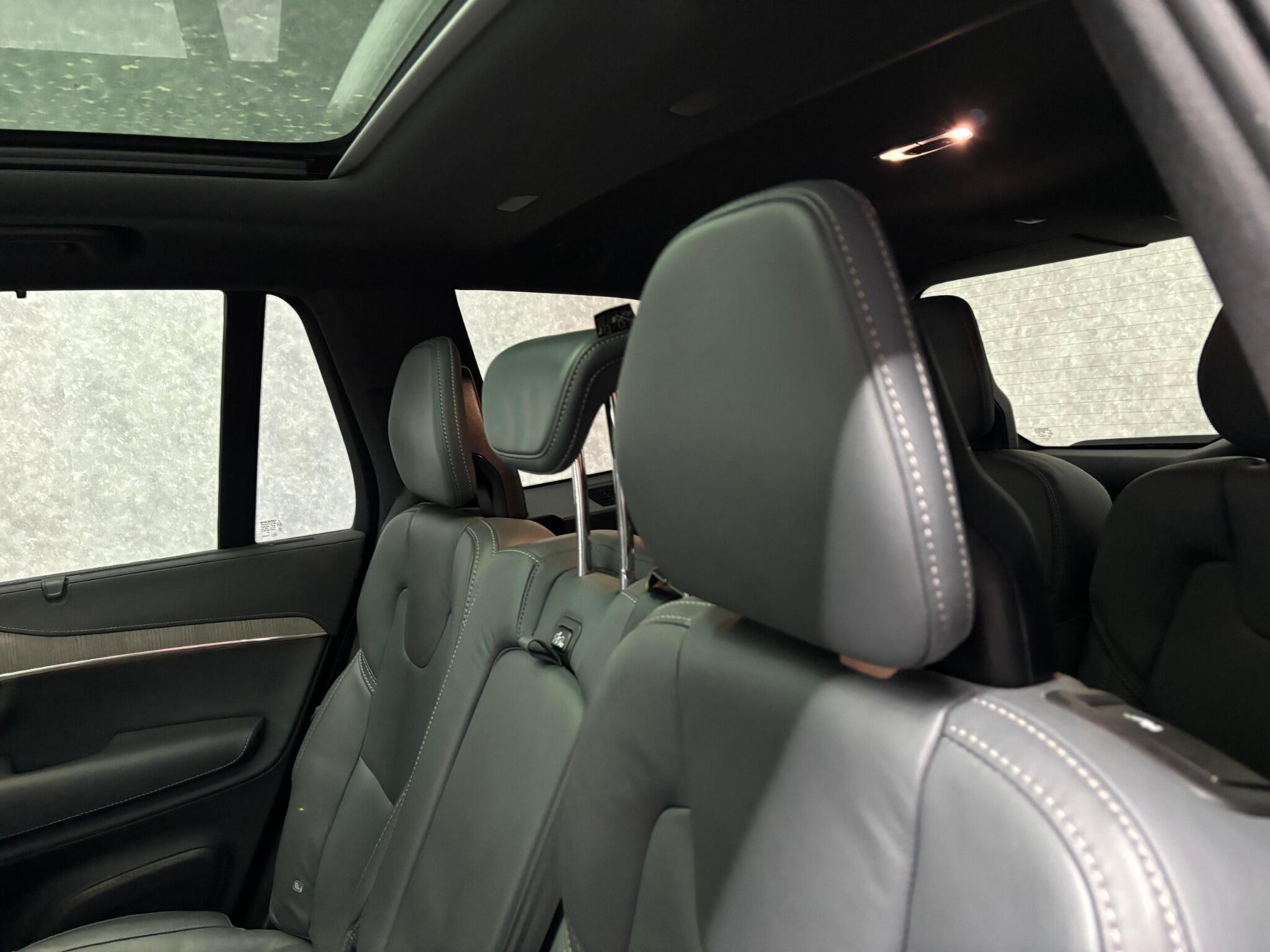 Volvo XC90 view 27