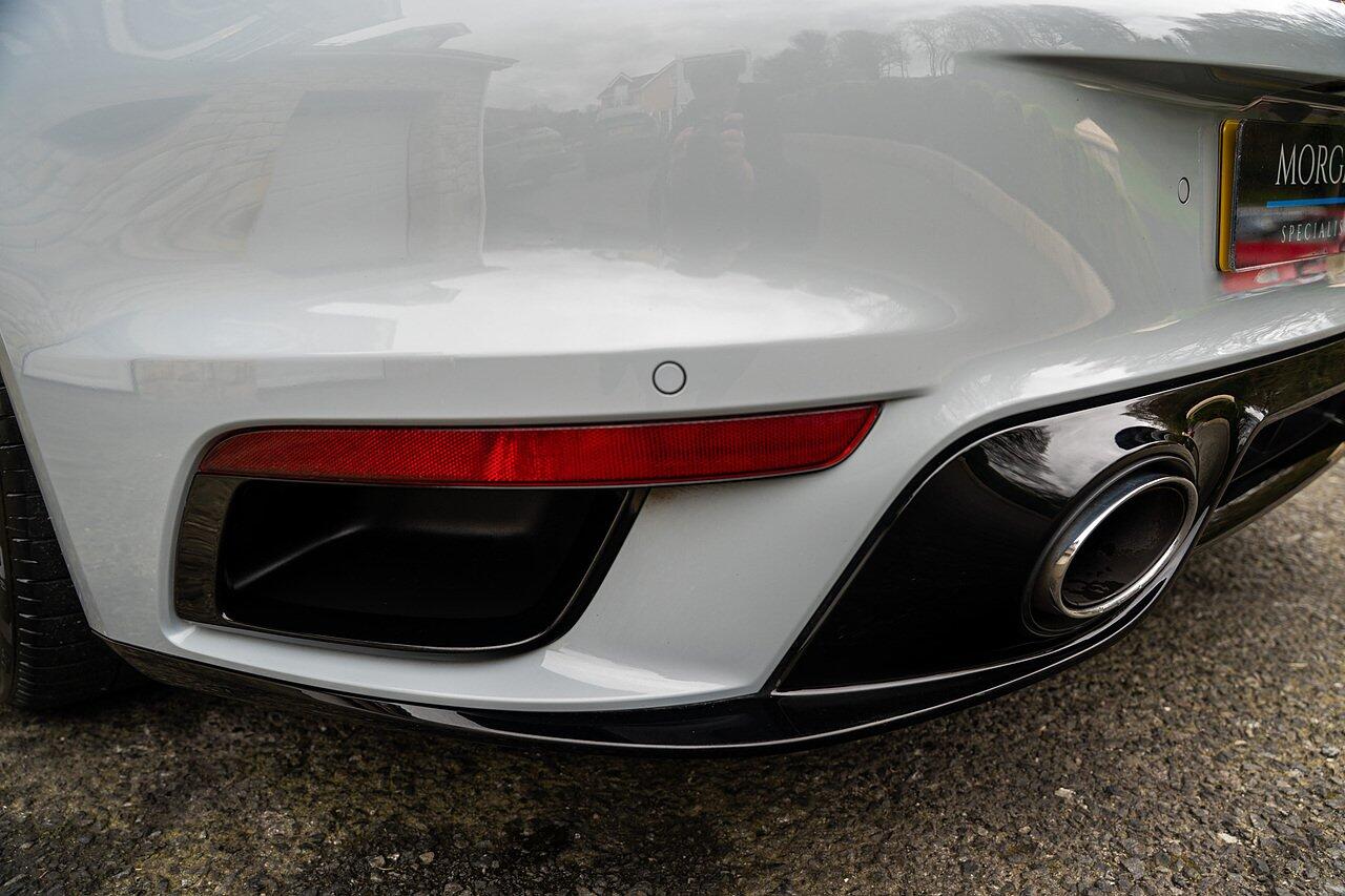 Porsche 911 view 26