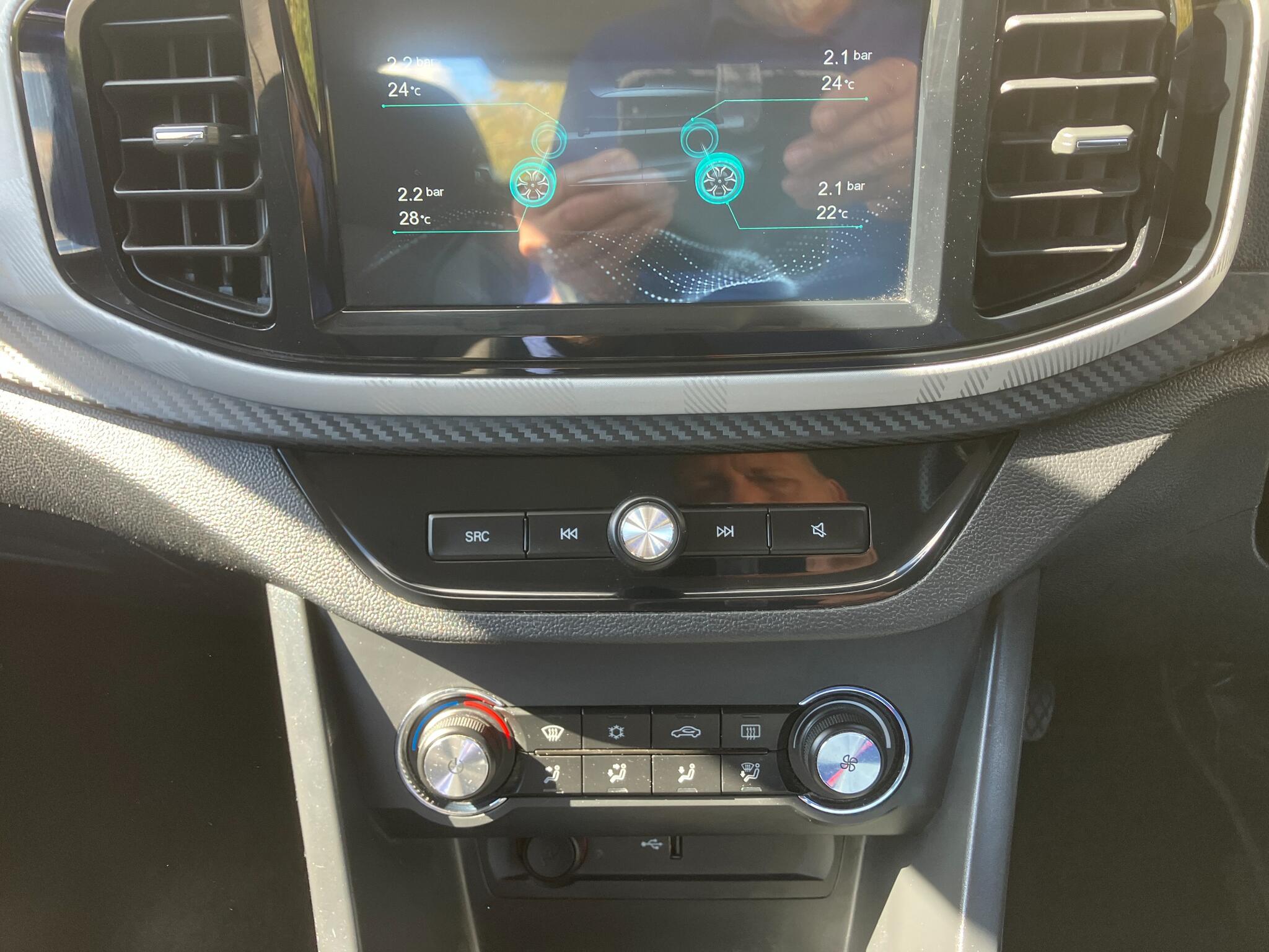 MG MG3 view 13