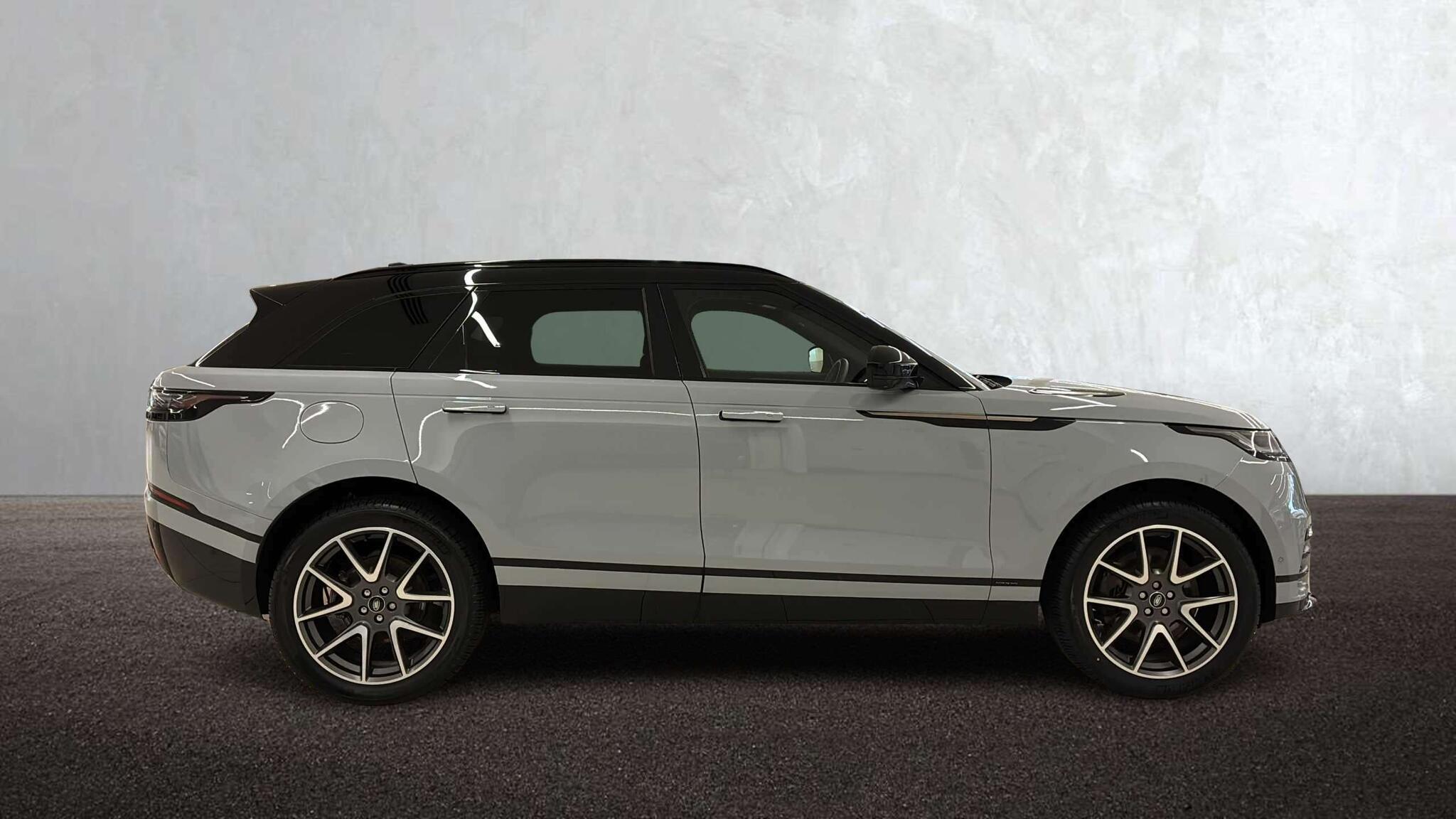 Land Rover Range Rover Velar view 5