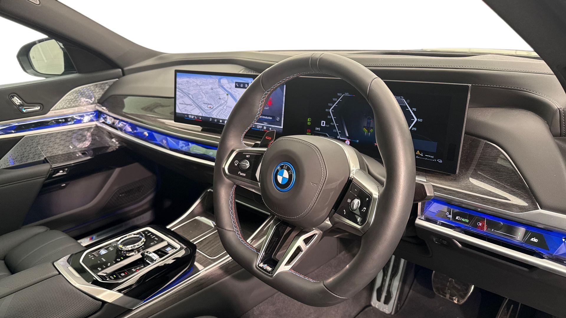 BMW 7 Series view 6