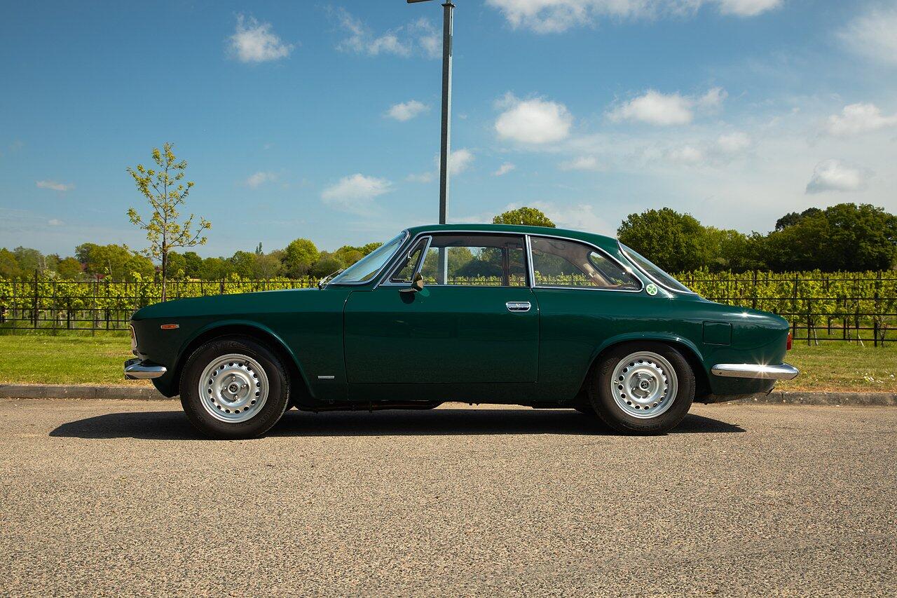 Alfa Romeo Giulia view 2
