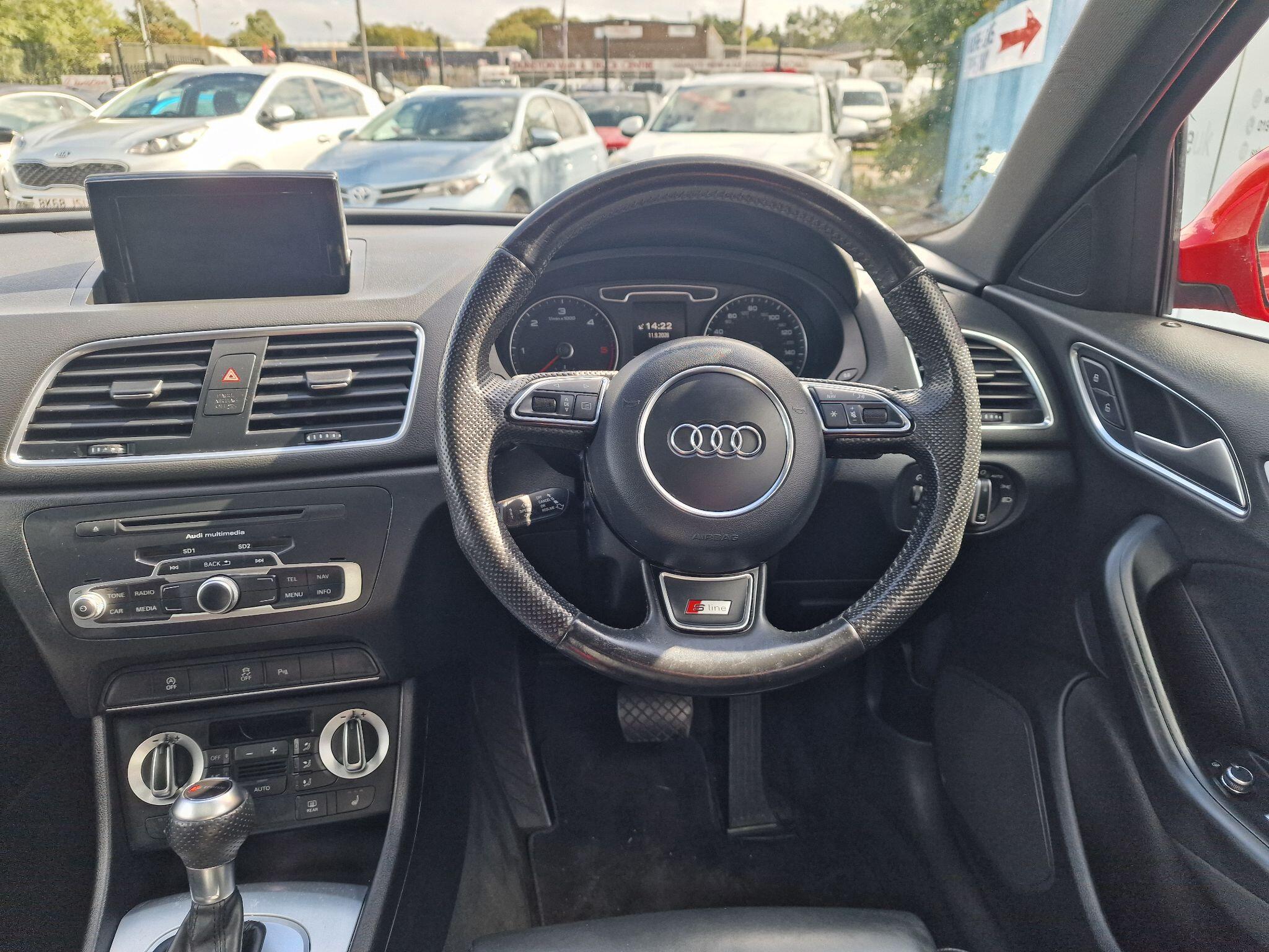 Audi Q3 view 53