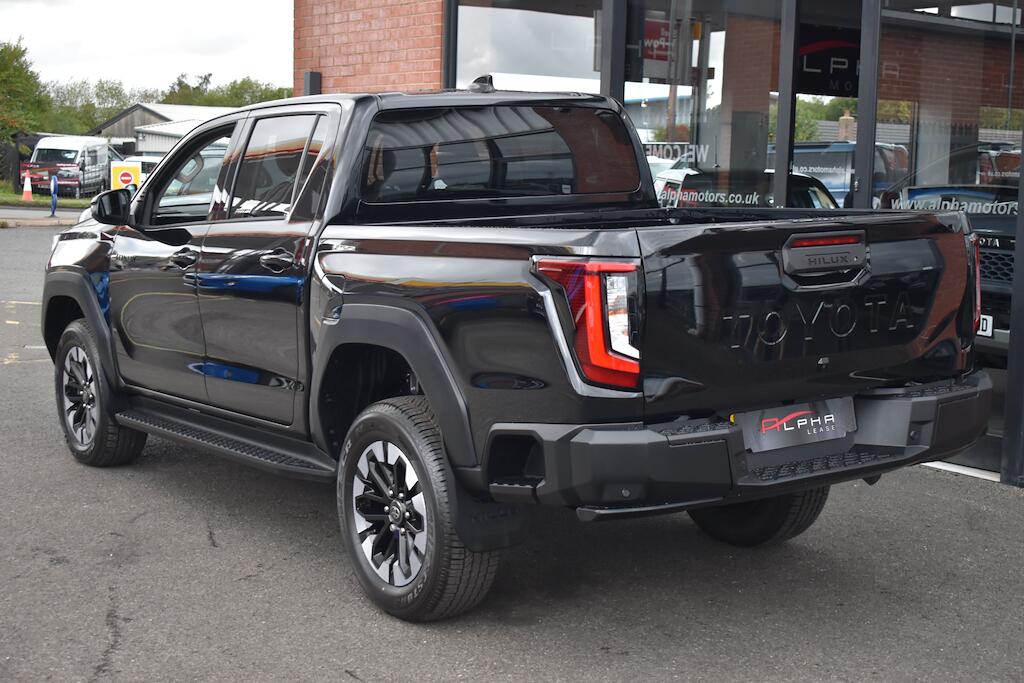 Toyota Hilux view 18