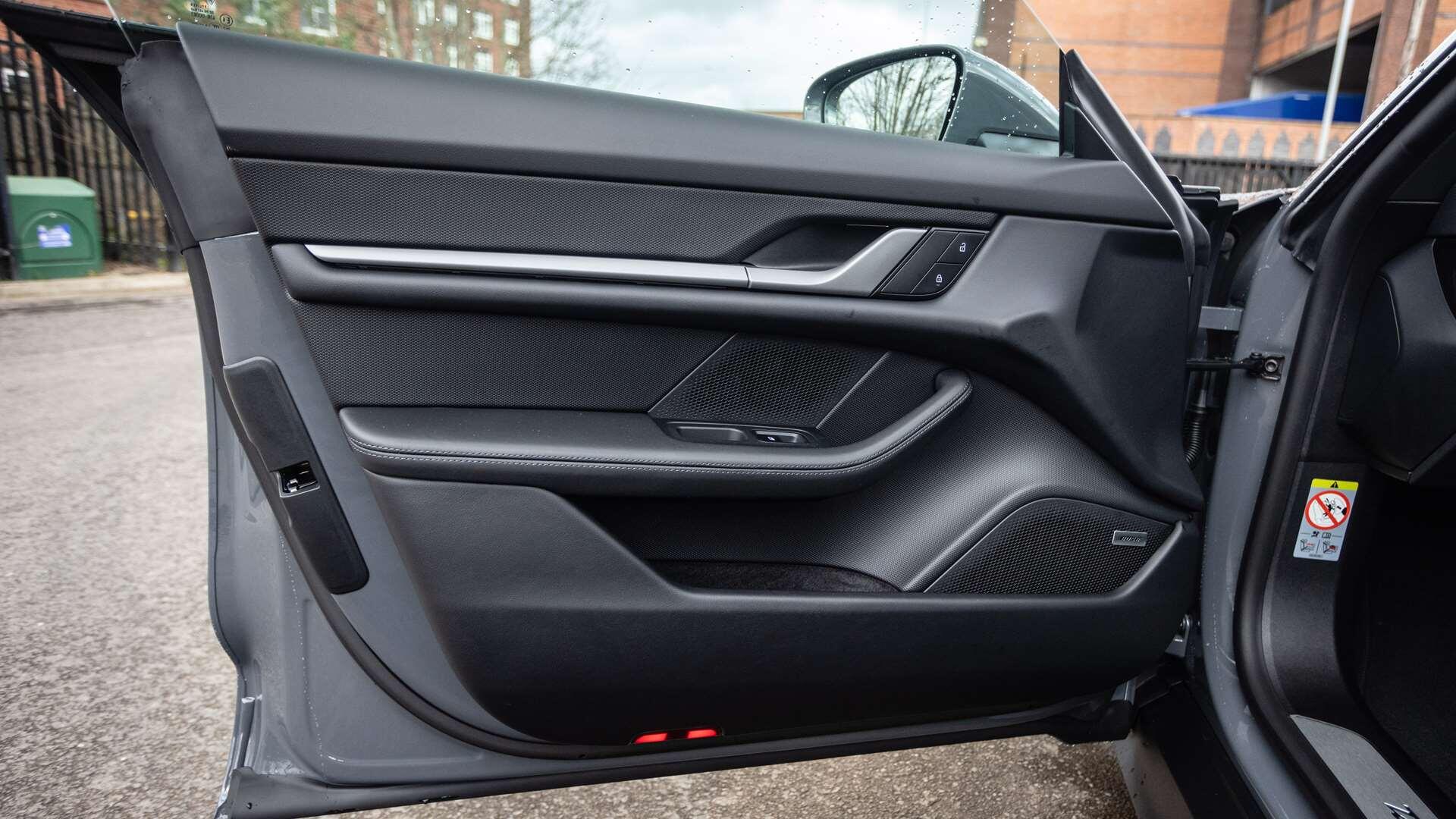 Porsche Taycan view 25