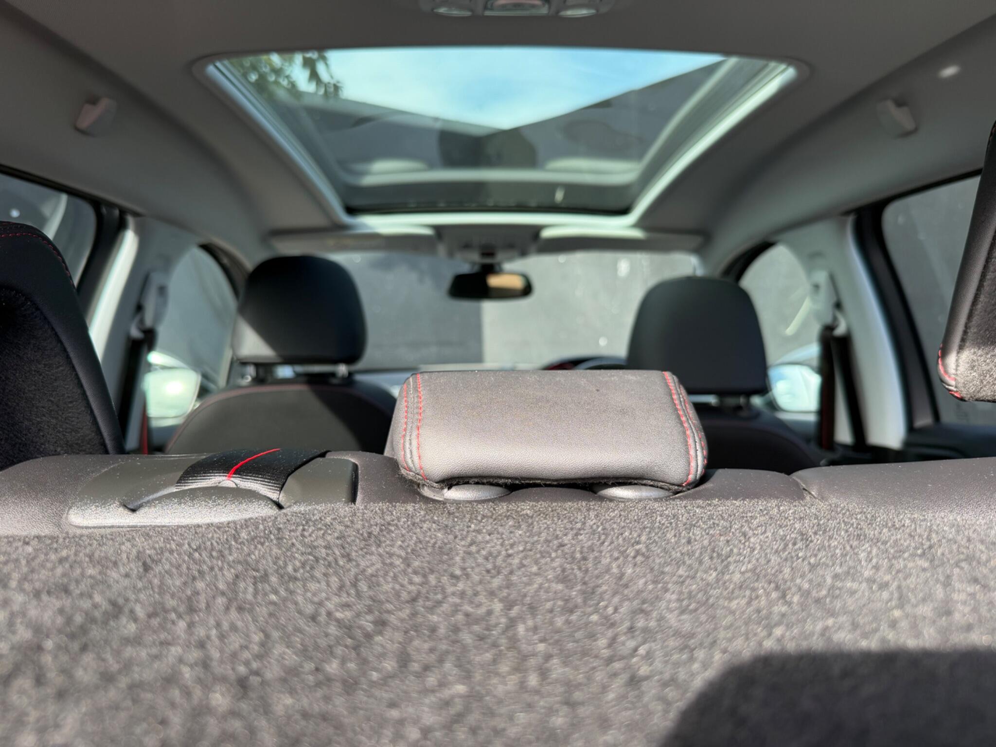 Peugeot 2008 view 11