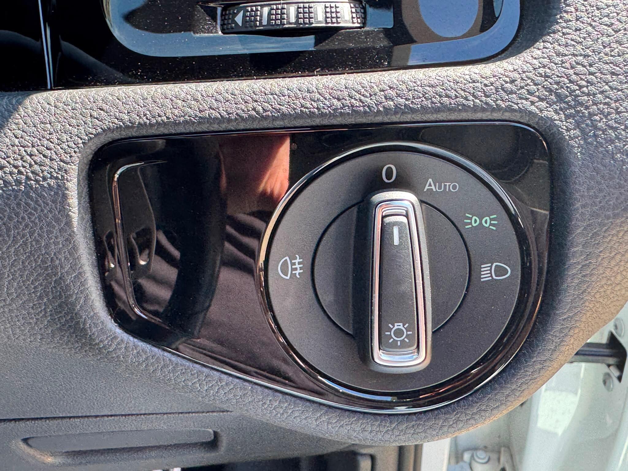 Volkswagen Golf view 22