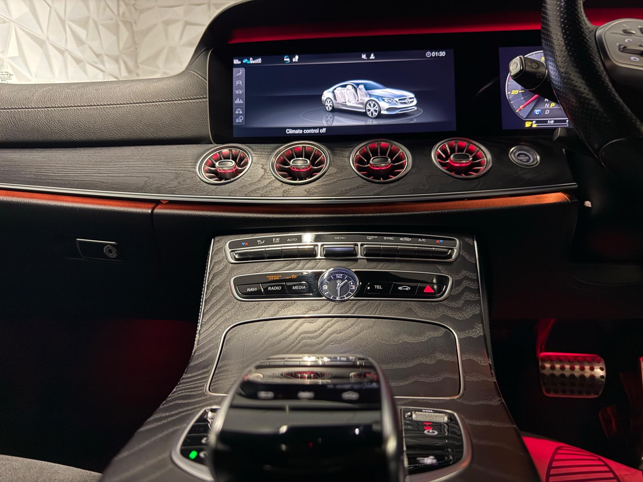 Mercedes-Benz E-Class view 26