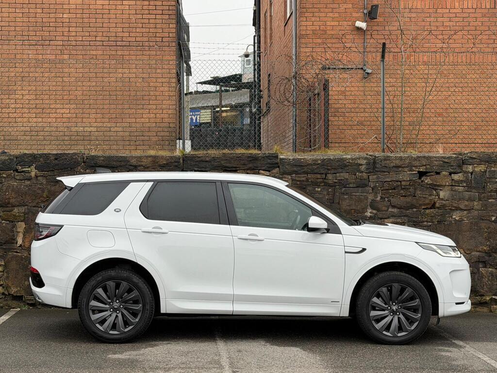 Land Rover Discovery Sport view 8