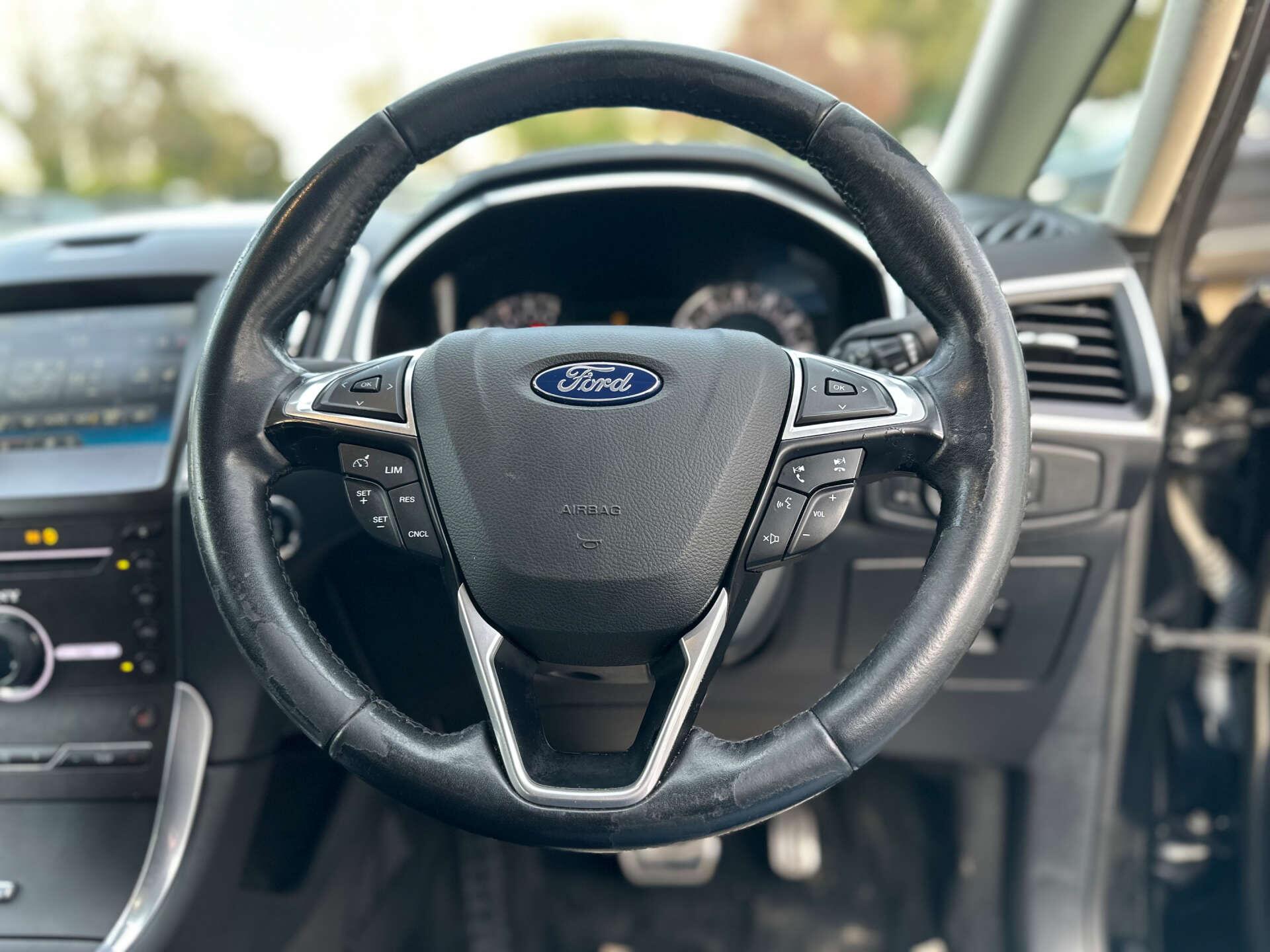 Ford S-Max view 35