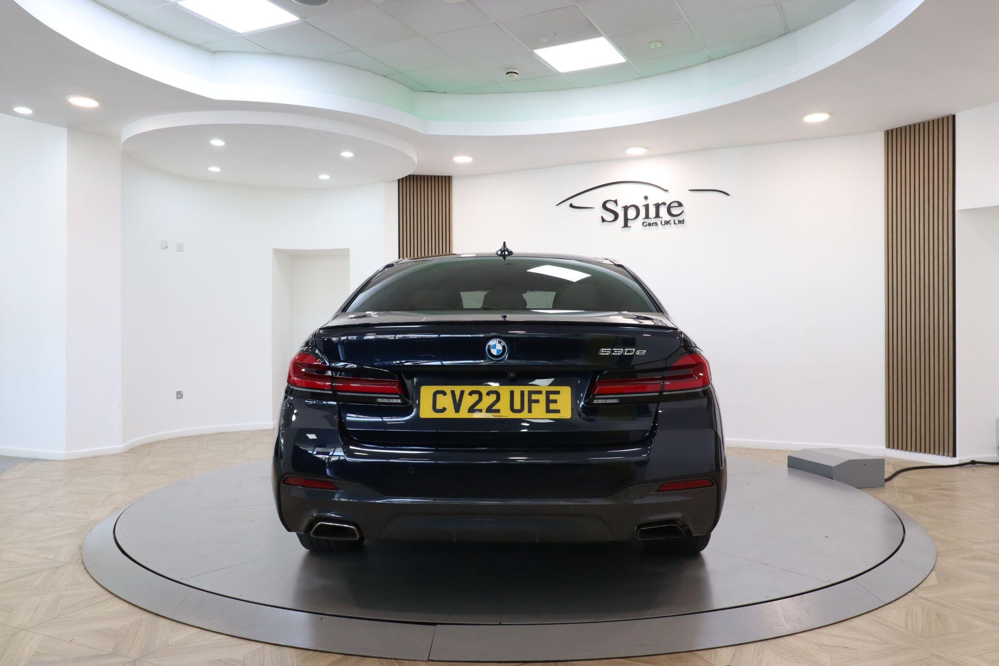 BMW 5 Series view 7