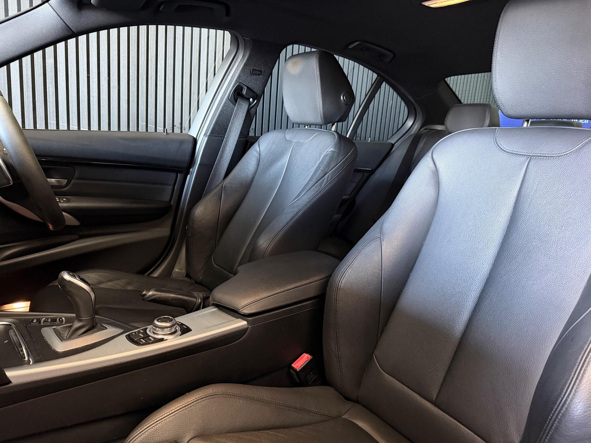 BMW 3 Series view 33