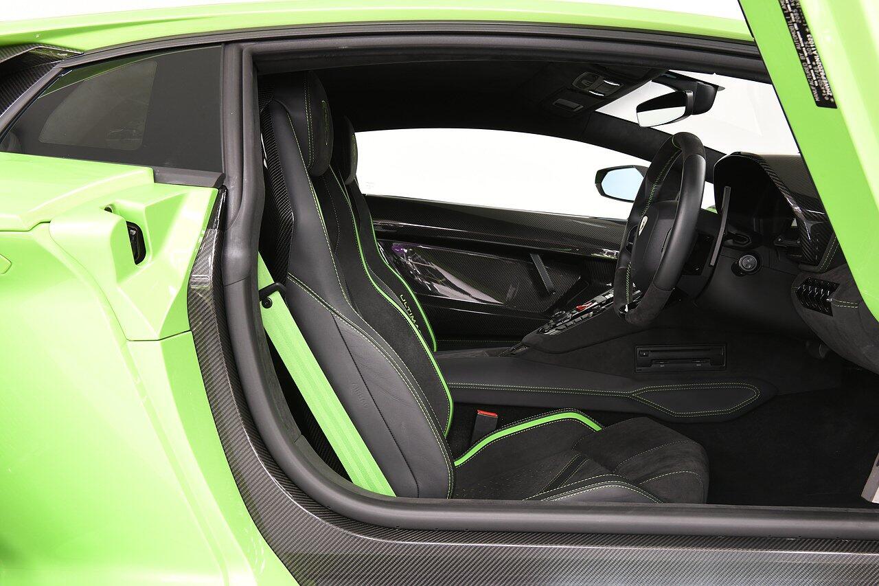 Lamborghini Aventador view 6