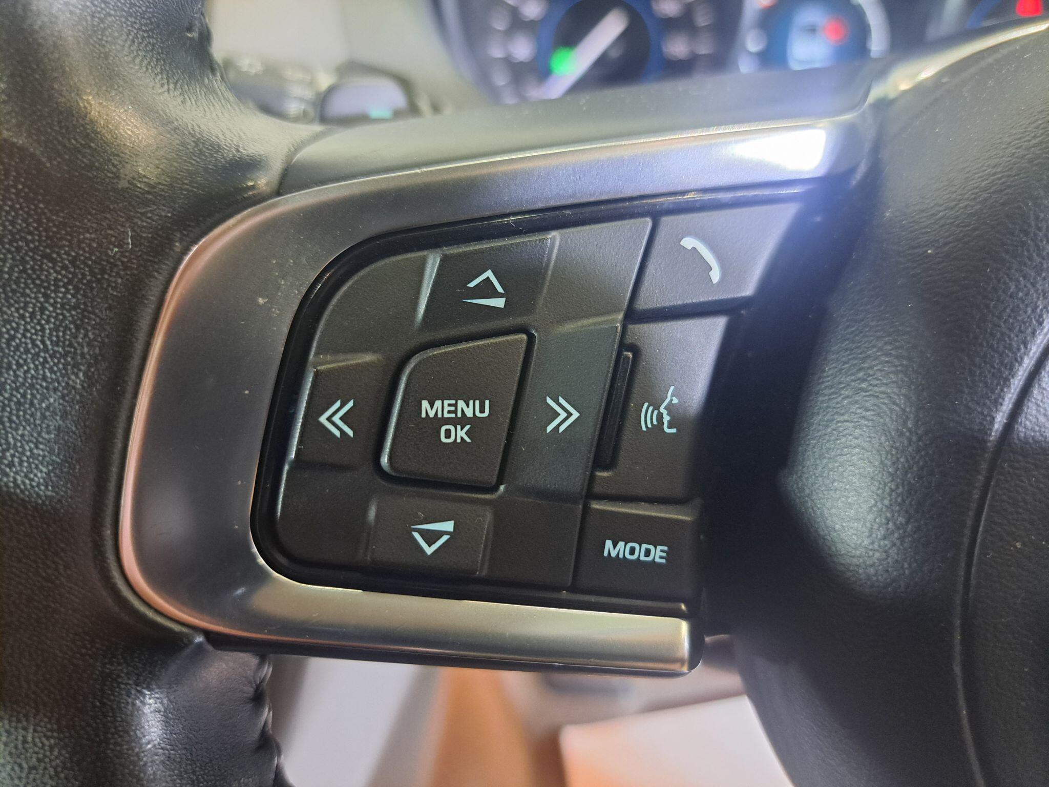 Jaguar F-Pace view 17