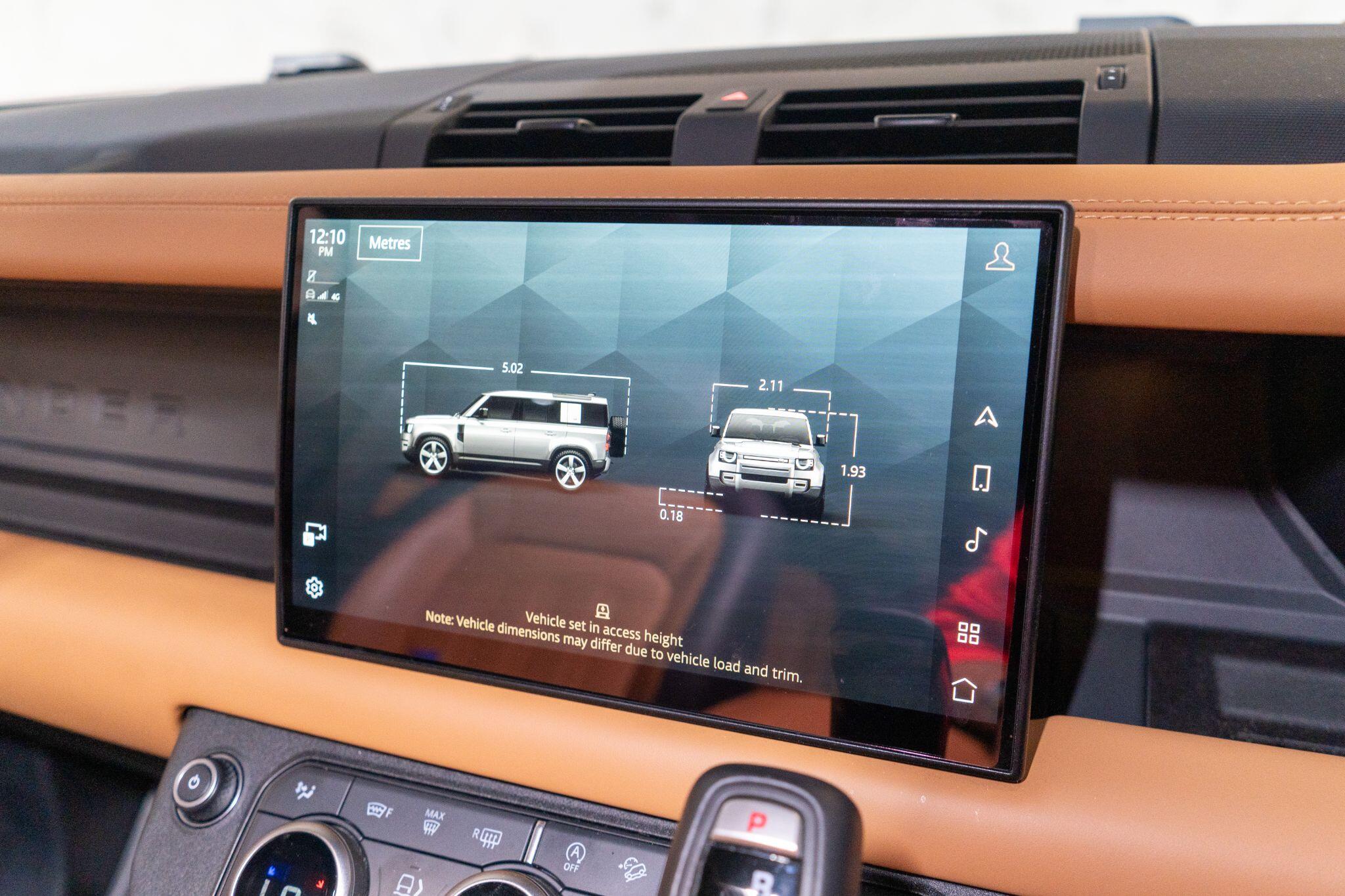 Land Rover Defender view 30